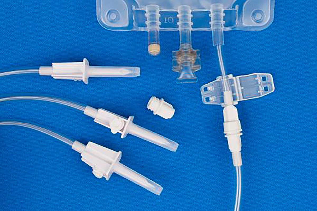 Close-up of the ports, three vented spikes and non-reopening clamp on the Metrix Secure 4,000 mL EVA gravity bag