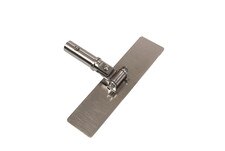 EasyReach layflat mop frame with a rectangular metal plate and pivoting QuickConnect fitting, shown without a pad.