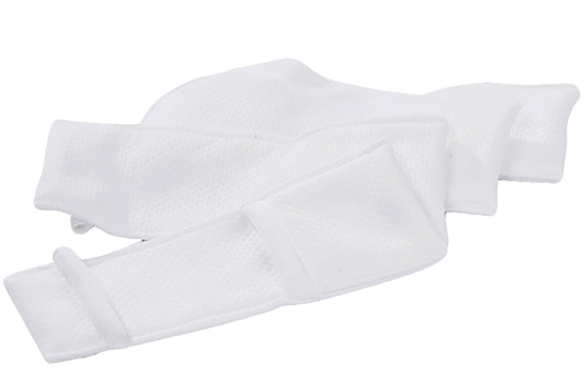 Several loose white EasyReach mop pads overlapping, with sewn attachment pockets visible.